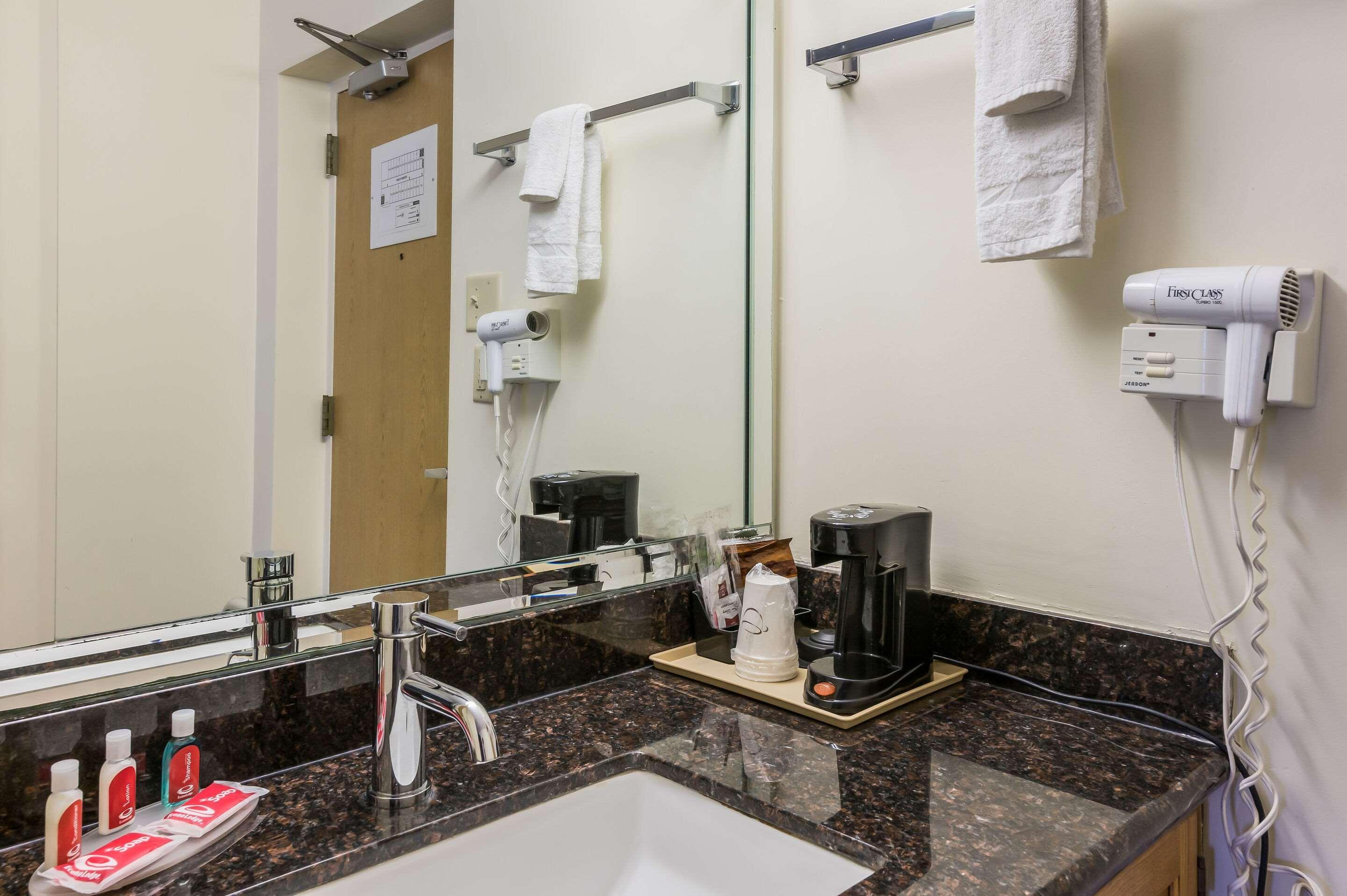 Econo Lodge קוויקרטאון מראה חיצוני תמונה