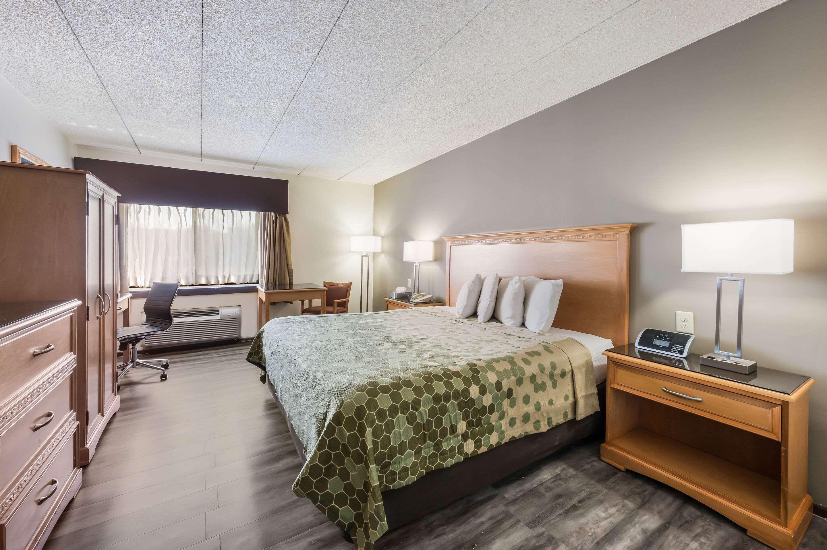 Econo Lodge קוויקרטאון מראה חיצוני תמונה