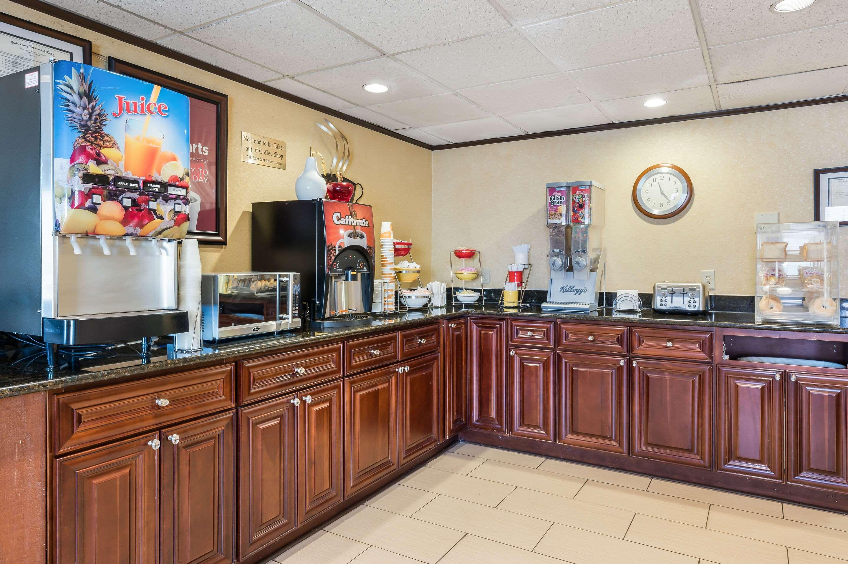 Econo Lodge קוויקרטאון מראה חיצוני תמונה