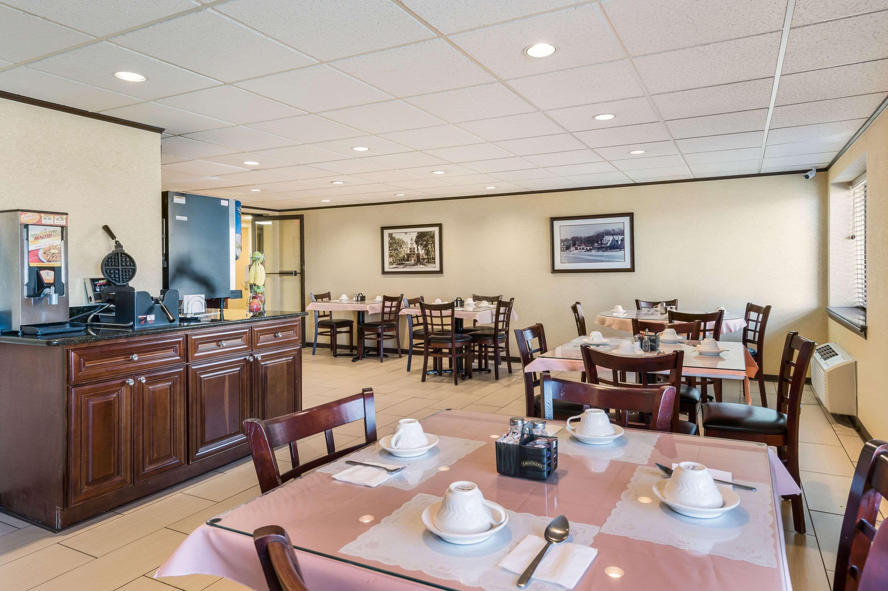 Econo Lodge קוויקרטאון מראה חיצוני תמונה